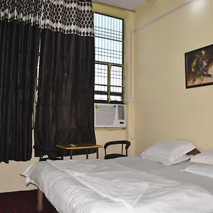 https://om-rest-house-varanasi-221001-6.hotels-varanasi.com